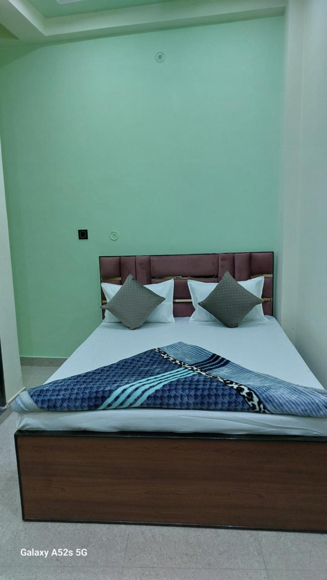 Narayani Paying Guest House พาราณสี ภายนอก รูปภาพ