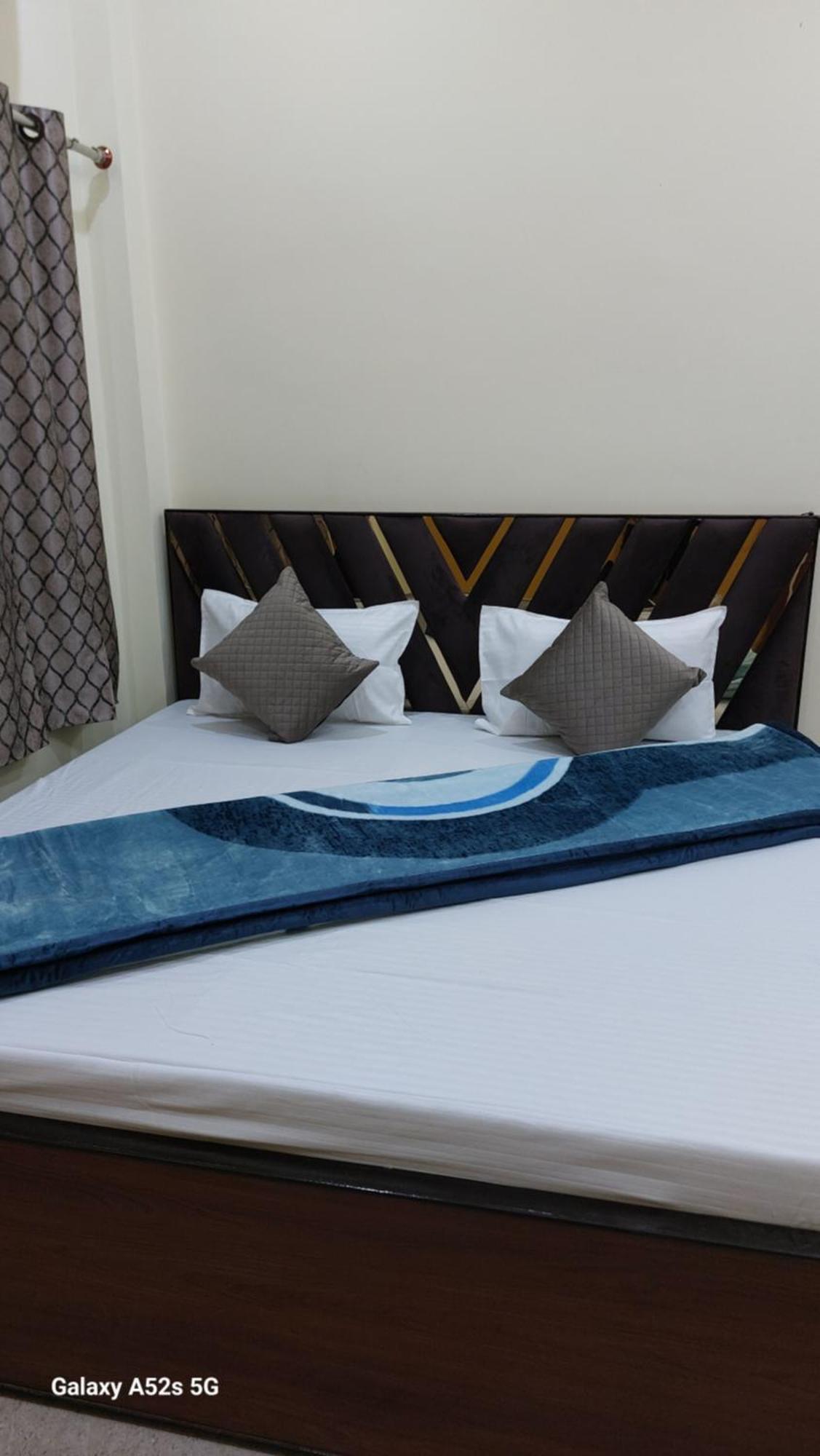 Narayani Paying Guest House พาราณสี ภายนอก รูปภาพ