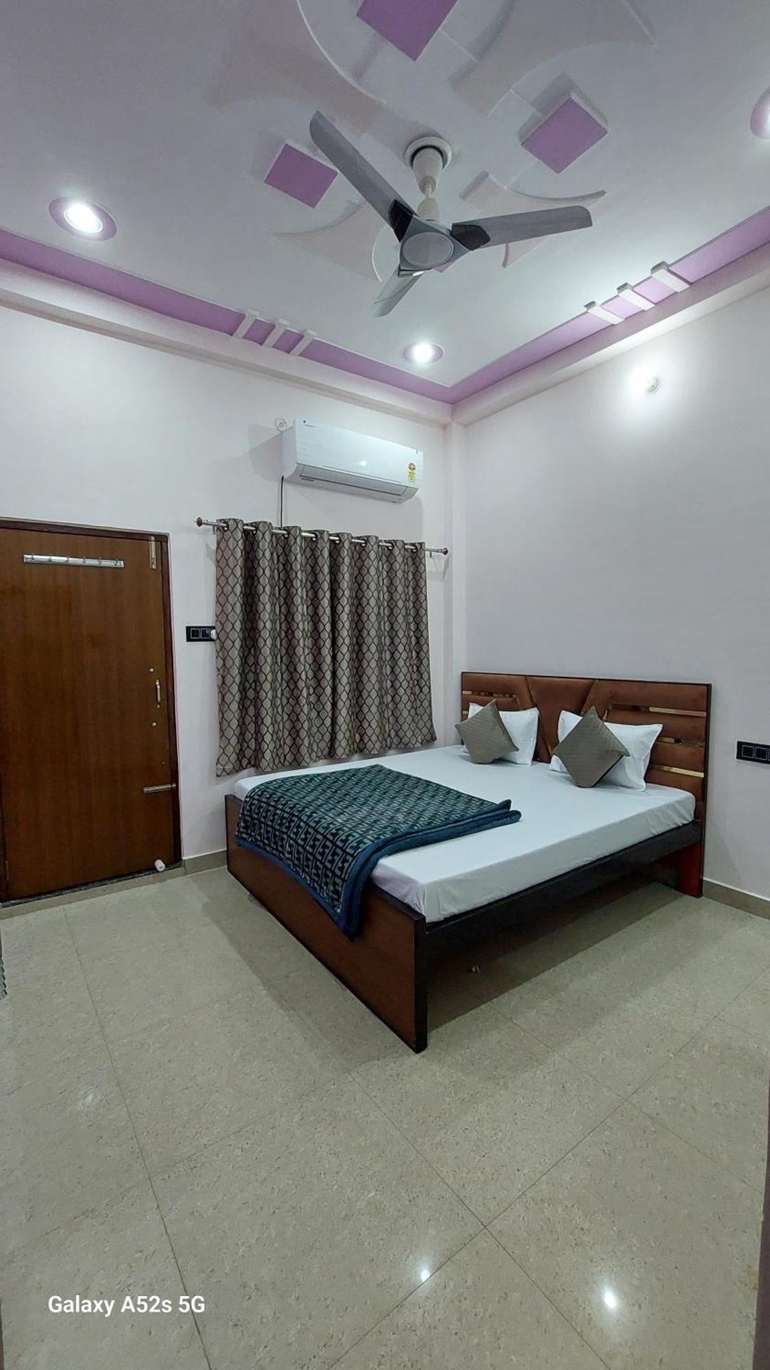 Narayani Paying Guest House พาราณสี ภายนอก รูปภาพ
