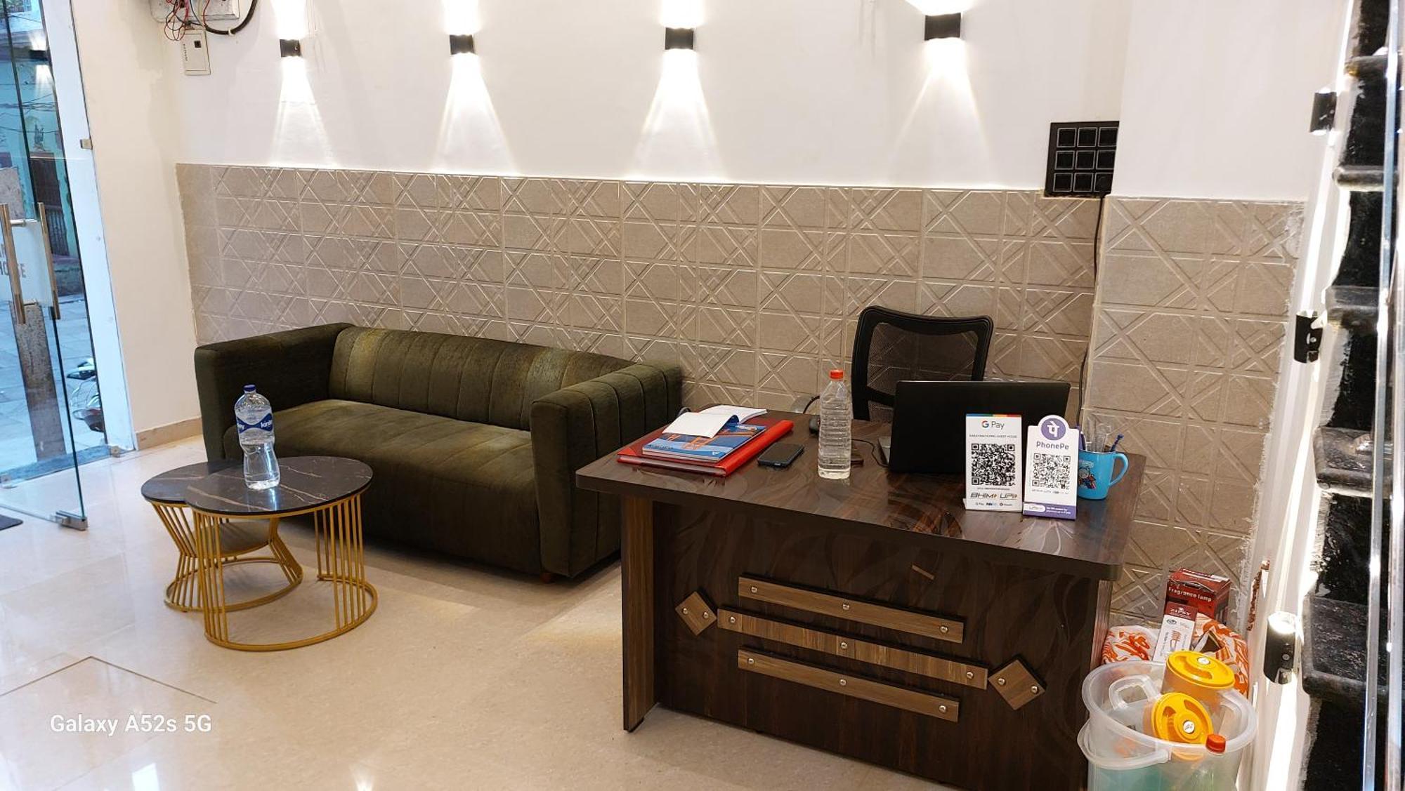 Narayani Paying Guest House พาราณสี ภายนอก รูปภาพ