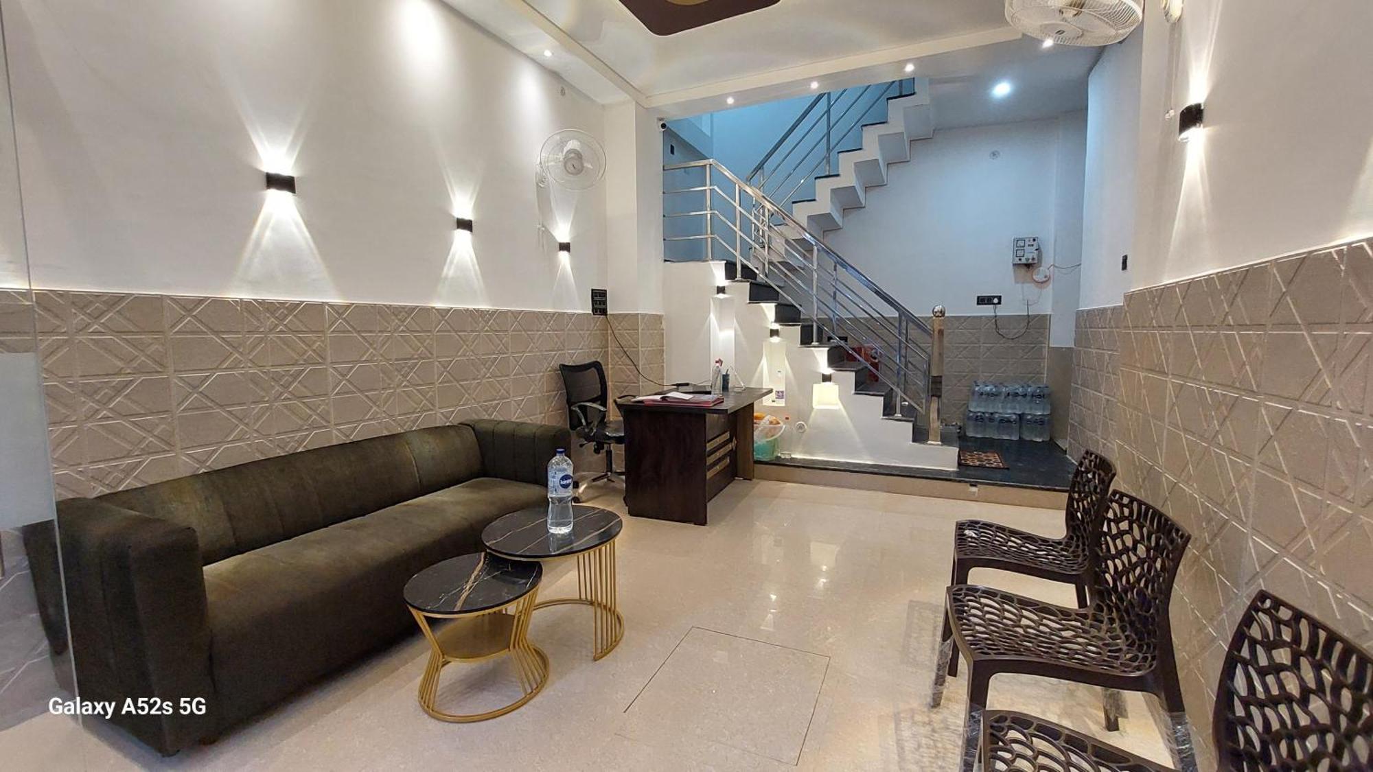 Narayani Paying Guest House พาราณสี ภายนอก รูปภาพ