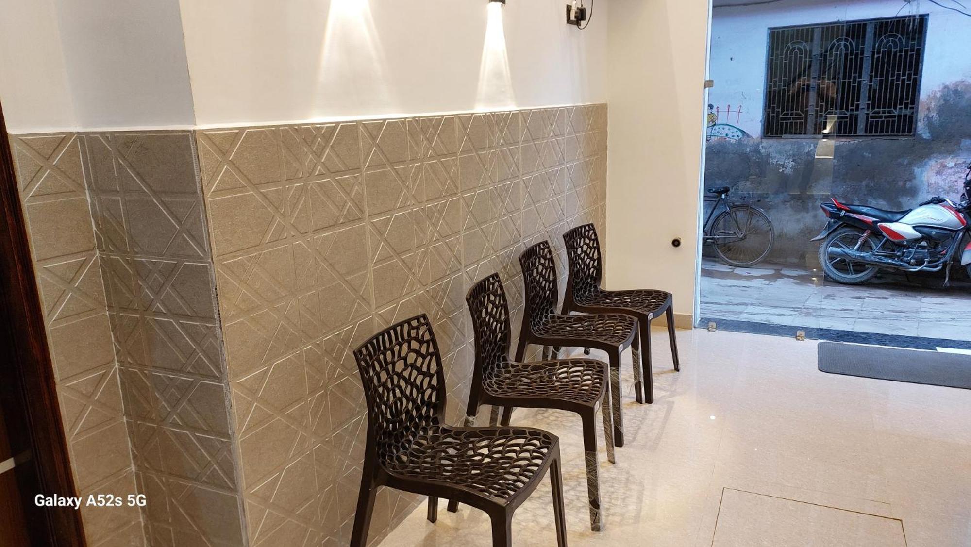 Narayani Paying Guest House พาราณสี ภายนอก รูปภาพ